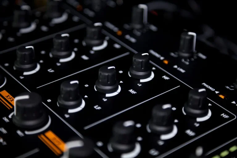 Allen & Heath Xone:43 – view 4